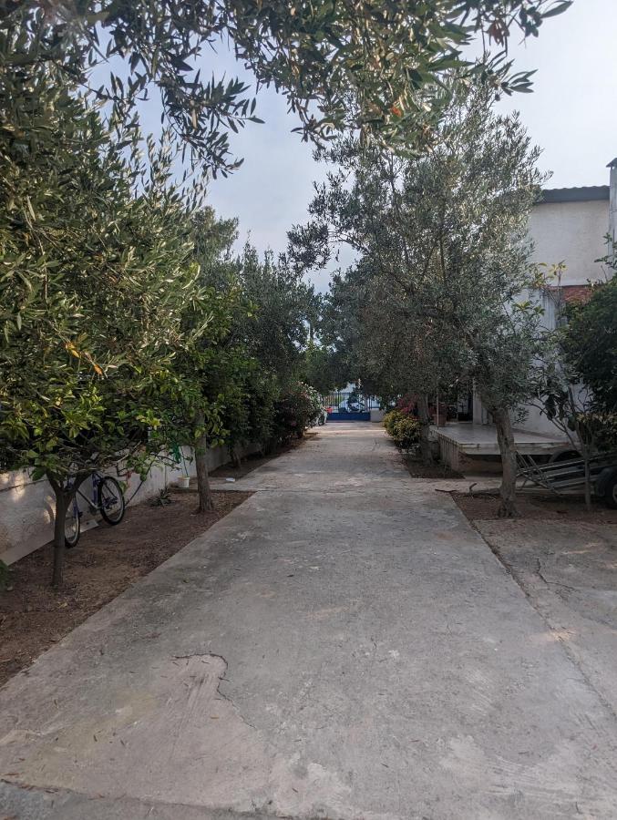 Λευτέρης Βίλα Ίσθμια Εξωτερικό φωτογραφία